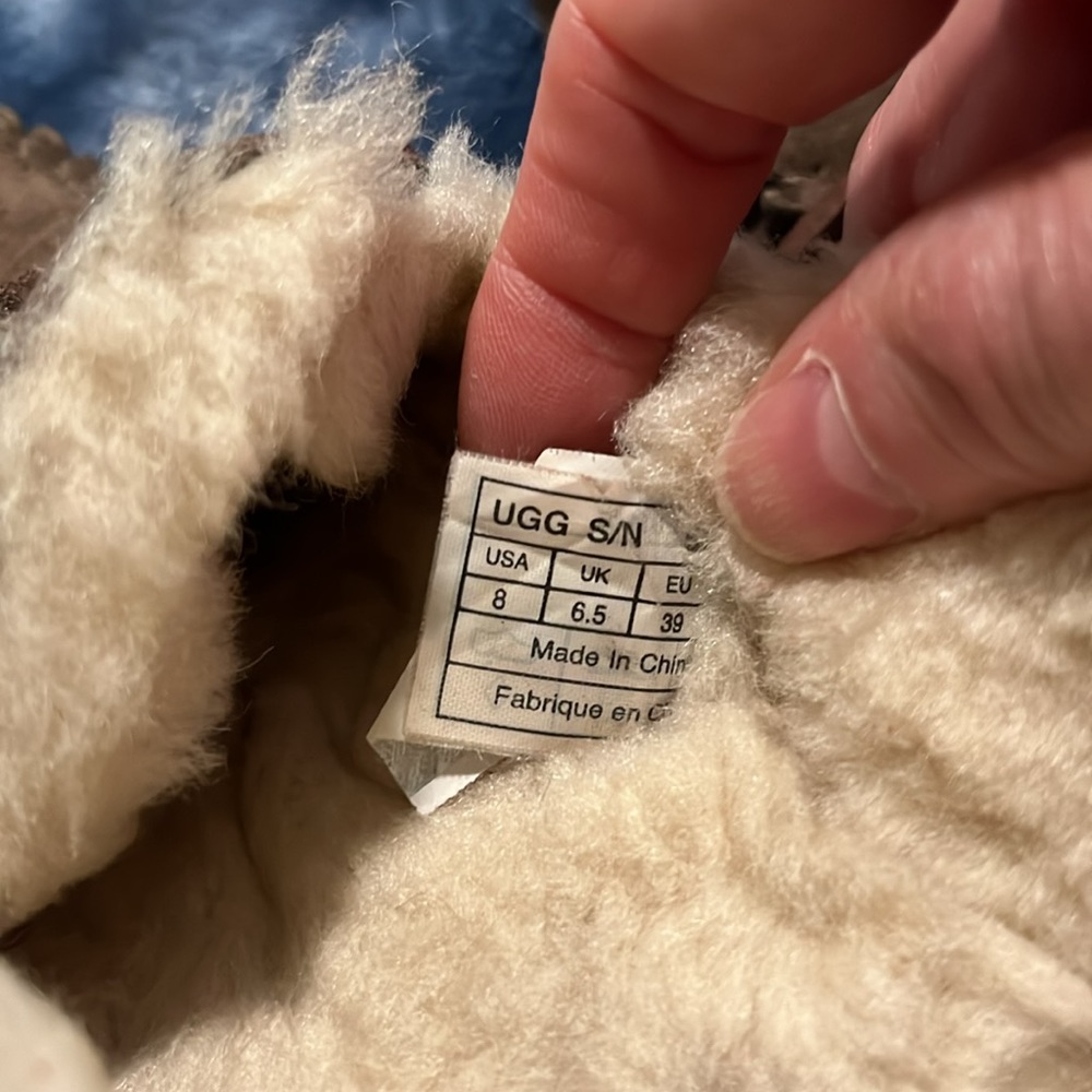 Slippers - Picture 3 of 3